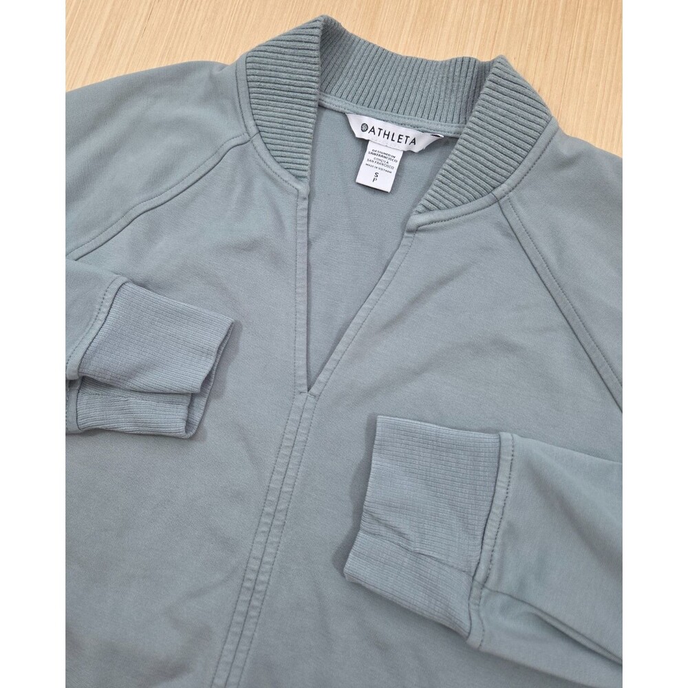 Athleta Eastbound Sweatshirt Women’s Muted Teal V-Neck Pullover Top Size Small